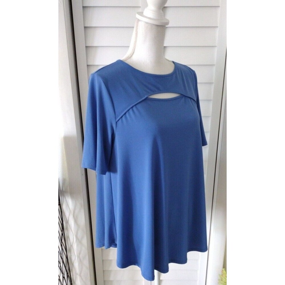Chico's Short Sleeve Peek-A-Boo Athletic women's Blue Top‎ Poly/Spandex  M/8